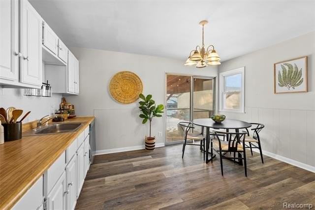 29061 Balmoral St - Photo 3 of 19