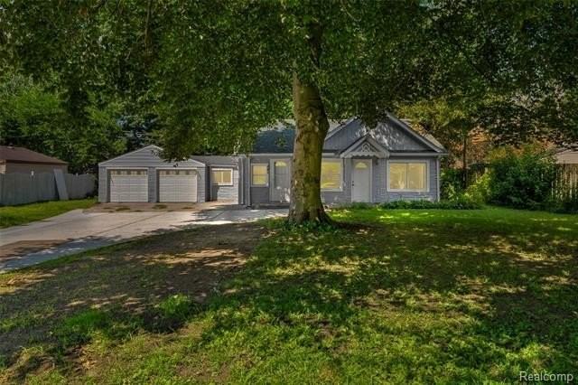 641 Gilman St - Photo 3 of 28