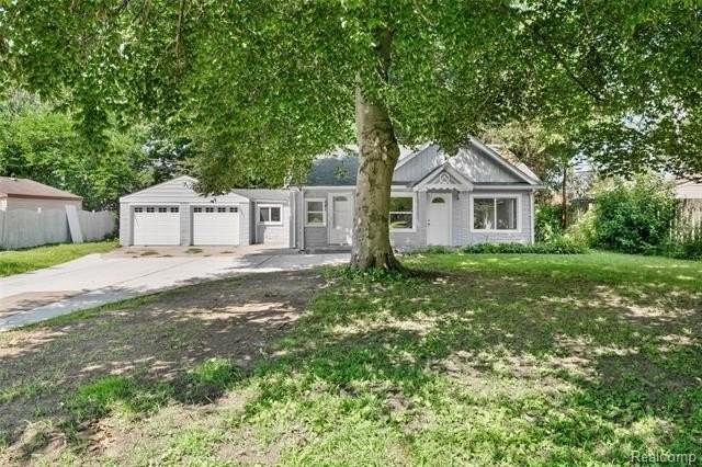 641 Gilman St - Photo 4 of 28