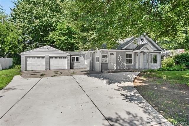 641 Gilman St - Photo 6 of 28