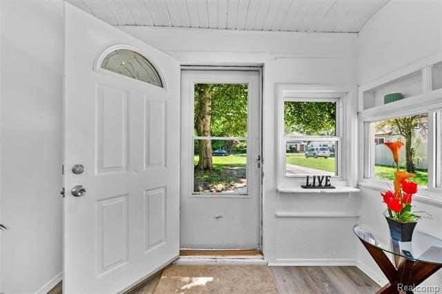 641 Gilman St - Photo 7 of 28