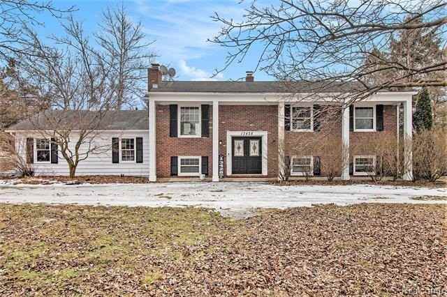 13428 Sequoia Ln - Photo 3 of 30