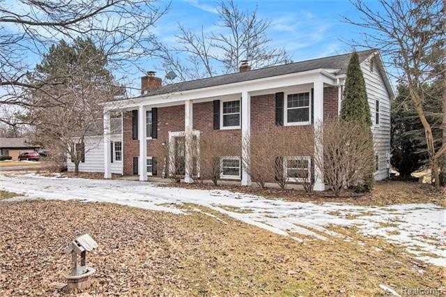 13428 Sequoia Ln - Photo 4 of 30