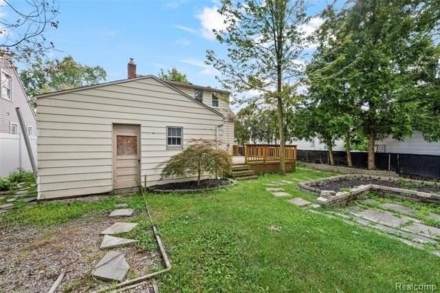 1674 Eaton Rd - Photo 5 of 35