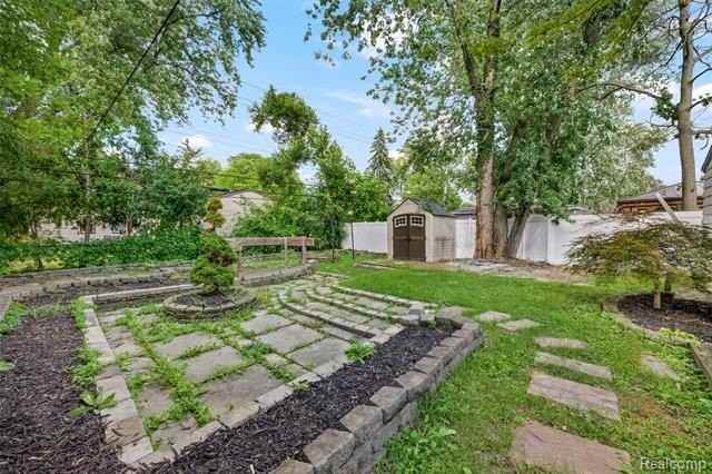 1674 Eaton Rd - Photo 7 of 35