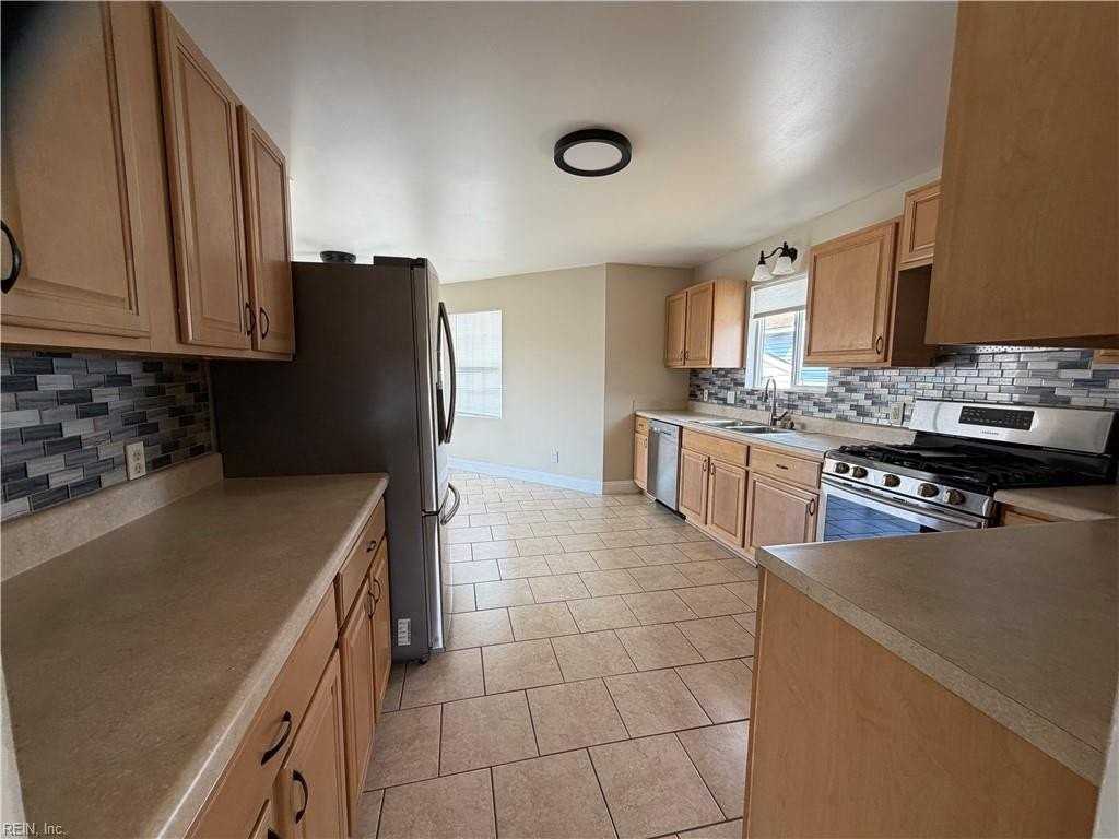 5916 Lathan Rd - Photo 5 of 6