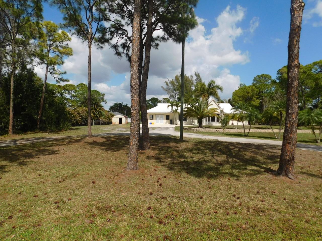 11065 67th Pl N - Photo 2 of 12