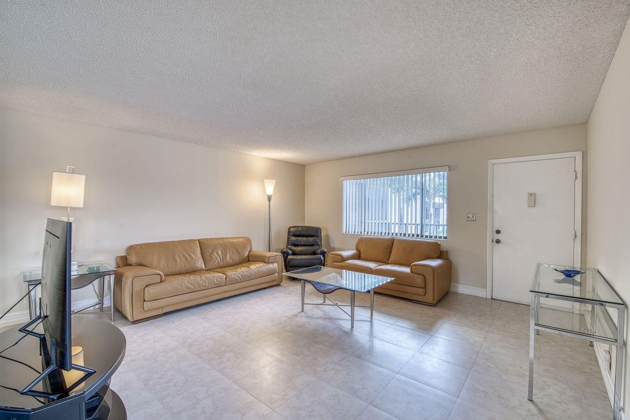 15108 Ashland Dr Apt 215 - Photo 3 of 19