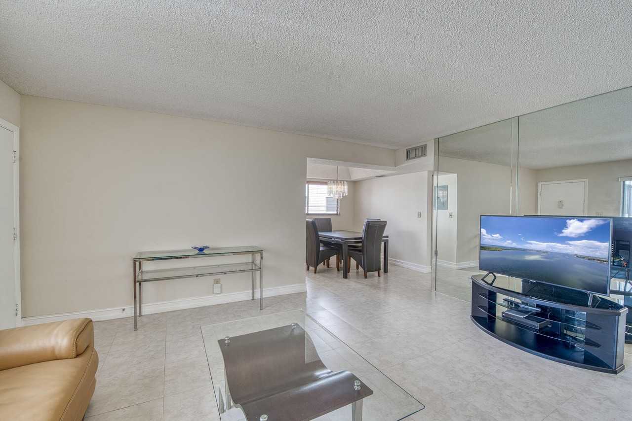 15108 Ashland Dr Apt 215 - Photo 5 of 19