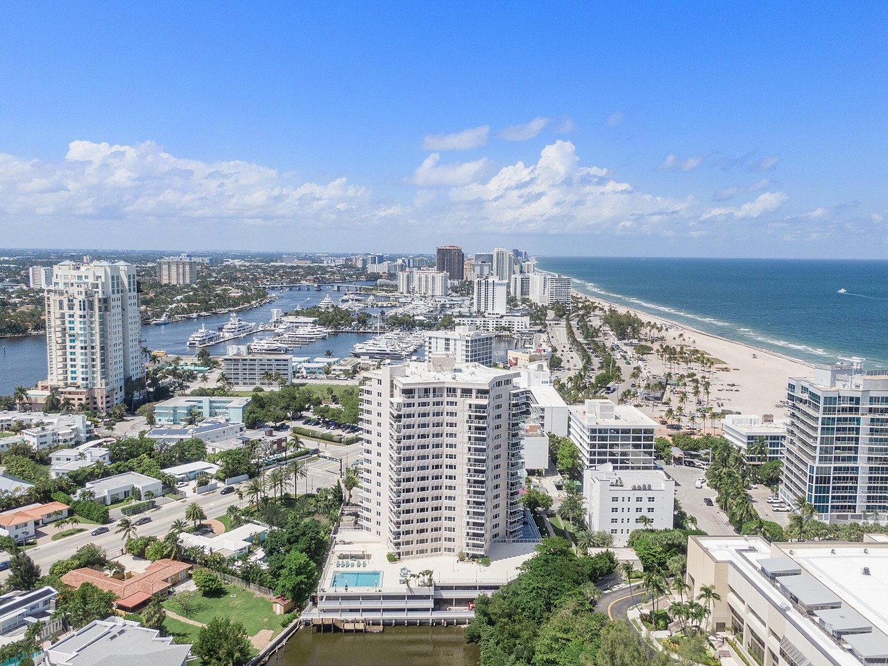 3000 Holiday Dr #1801 - Photo 2 of 34