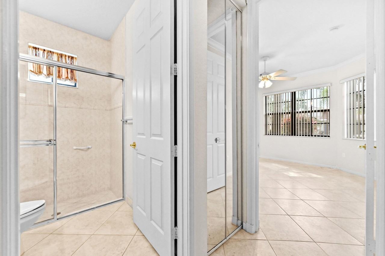 6823 Fabiano Cir - Photo 6 of 38