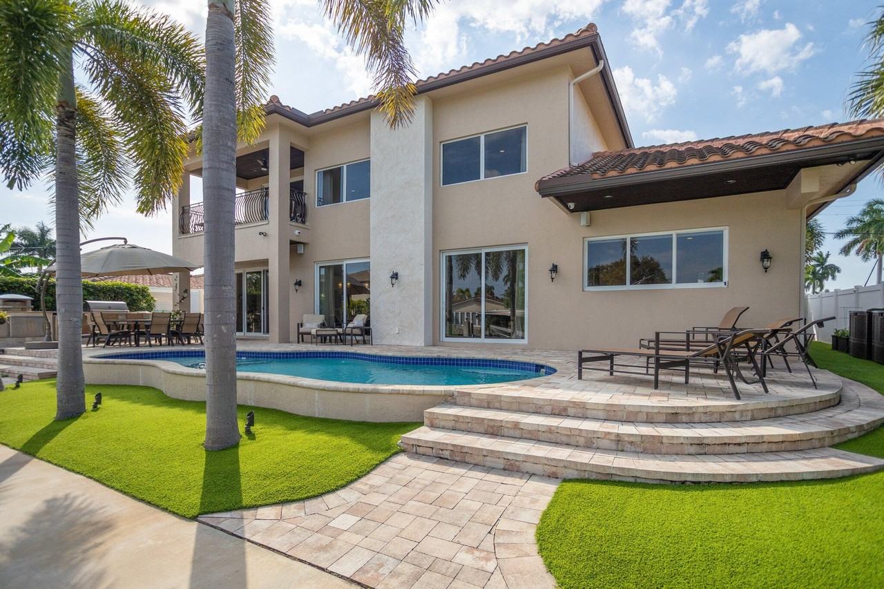 2461 Se 10th St - Photo 7 of 34