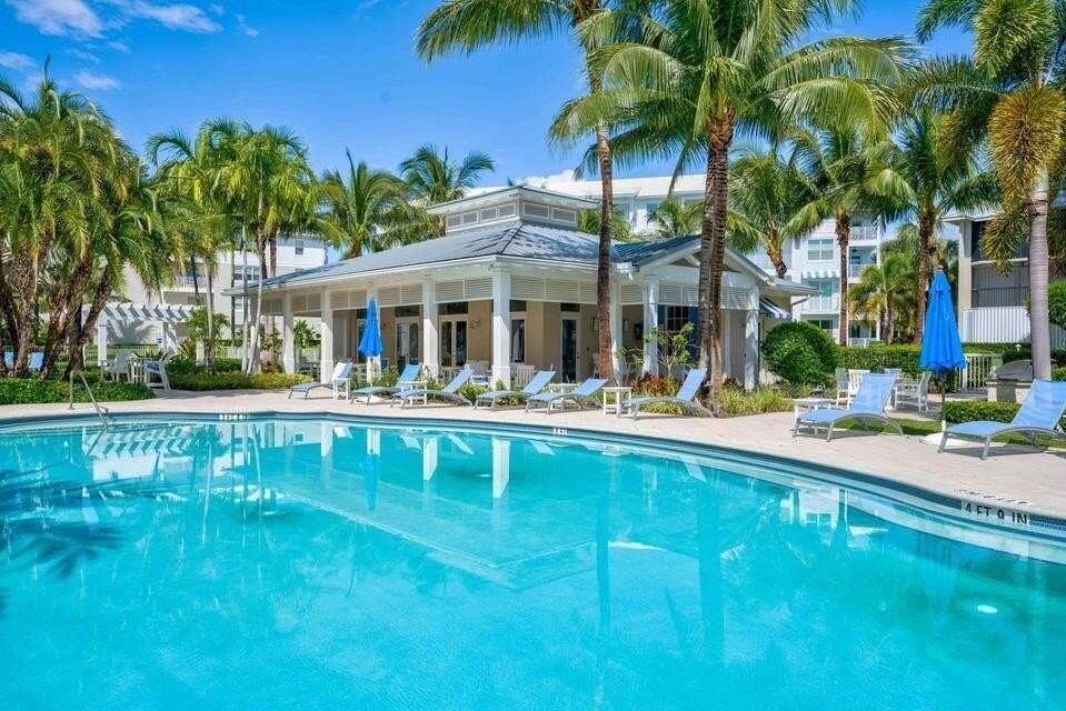 123 Bay Colony Dr N - Photo 5 of 33