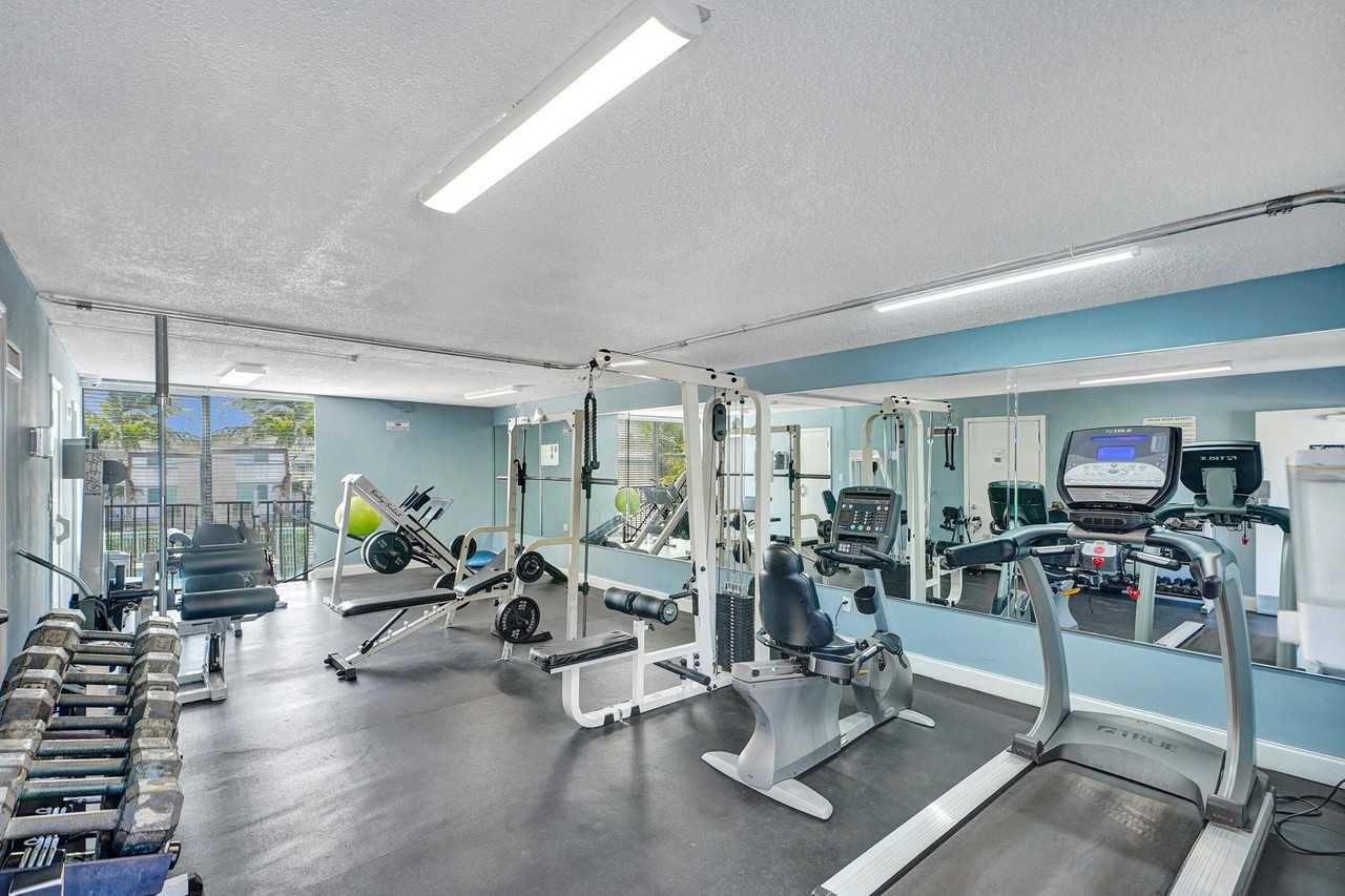 1801 S Treasure Dr Apt 528 - Photo 4 of 29