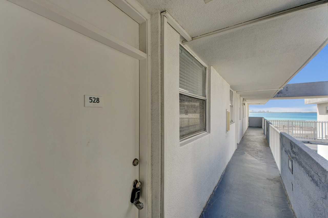 1801 S Treasure Dr Apt 528 - Photo 6 of 29