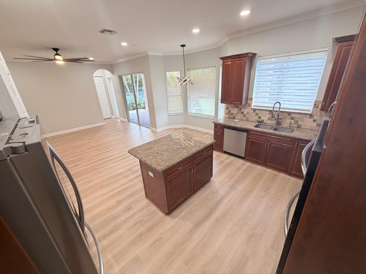 21080 Bella Vista Cir - Photo 7 of 39