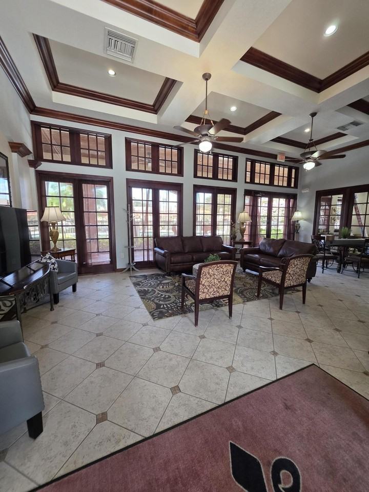 4175 N Haverhill Rd Apt 907 - Photo 3 of 38