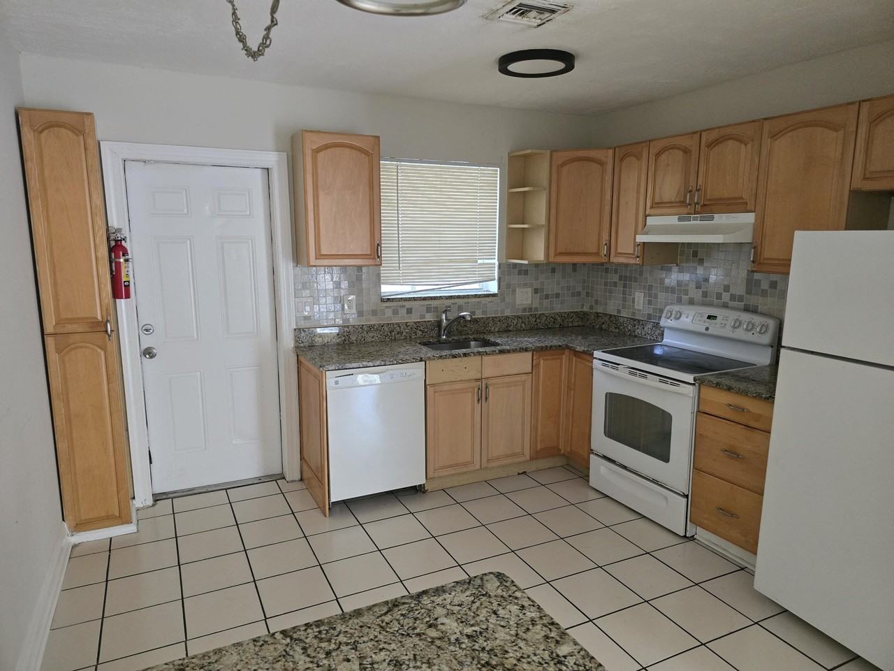 807 W Las Olas Blvd Unit 1-2 - Photo 7 of 12