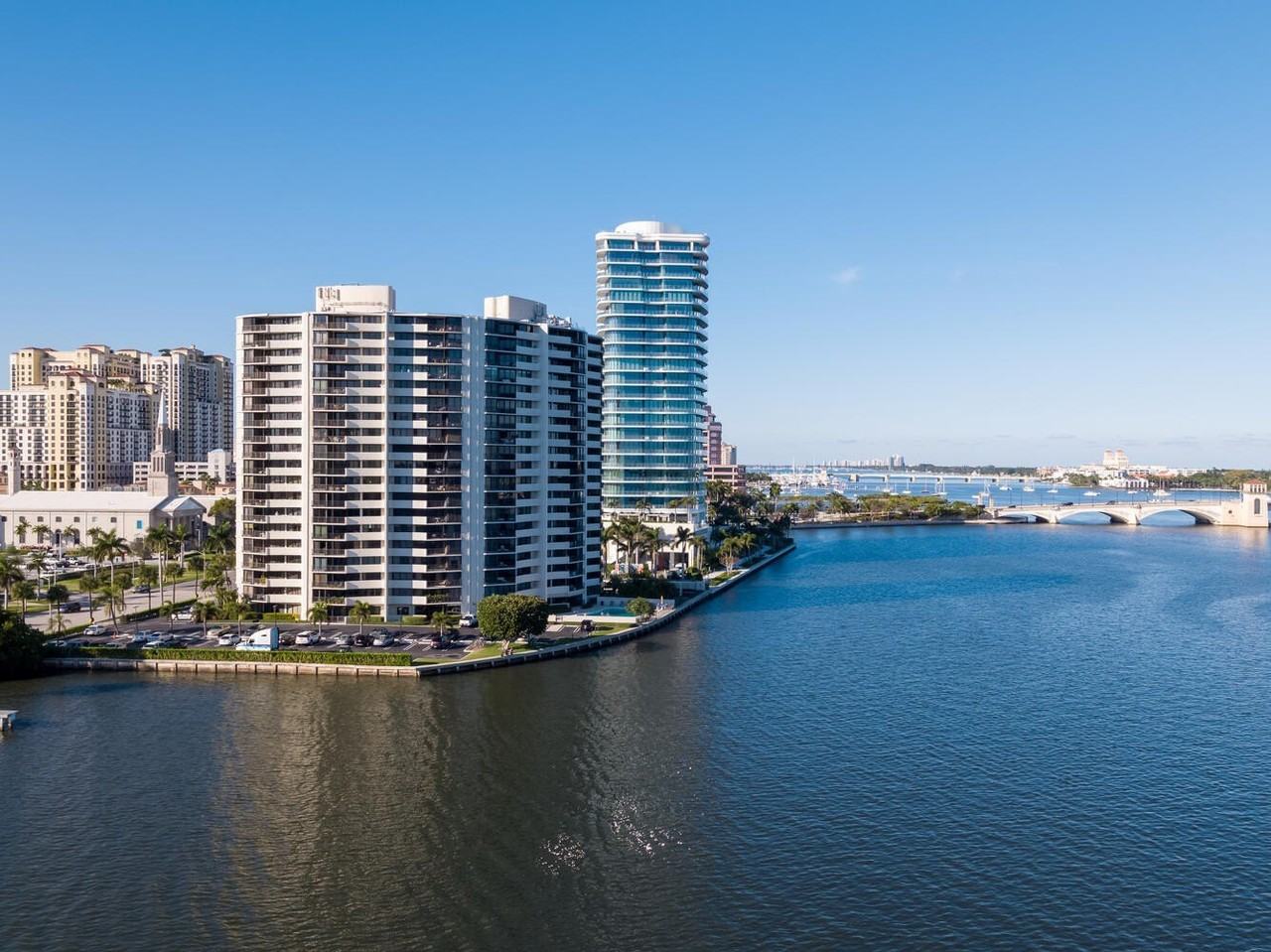 1200 S Flagler Dr Apt 1405 - Photo 2 of 27