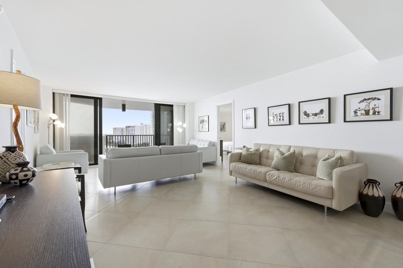 1200 S Flagler Dr Apt 1405 - Photo 4 of 27