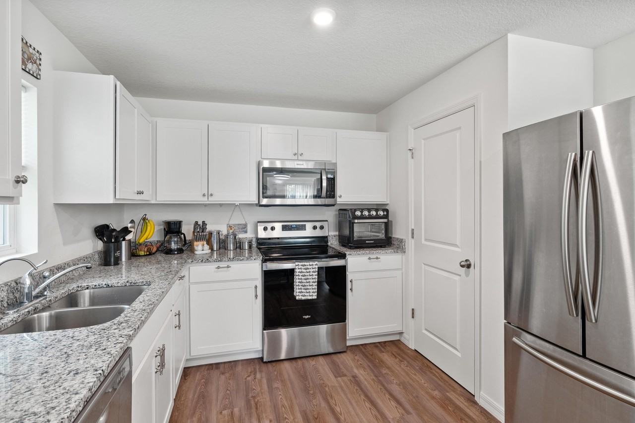 8756 103rd Ave - Photo 6 of 19