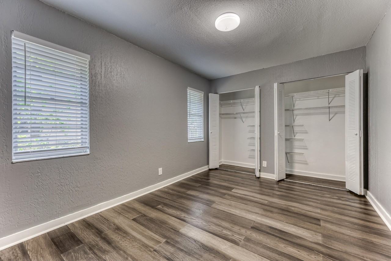 7971 Nw 35th Ct - Photo 3 of 11