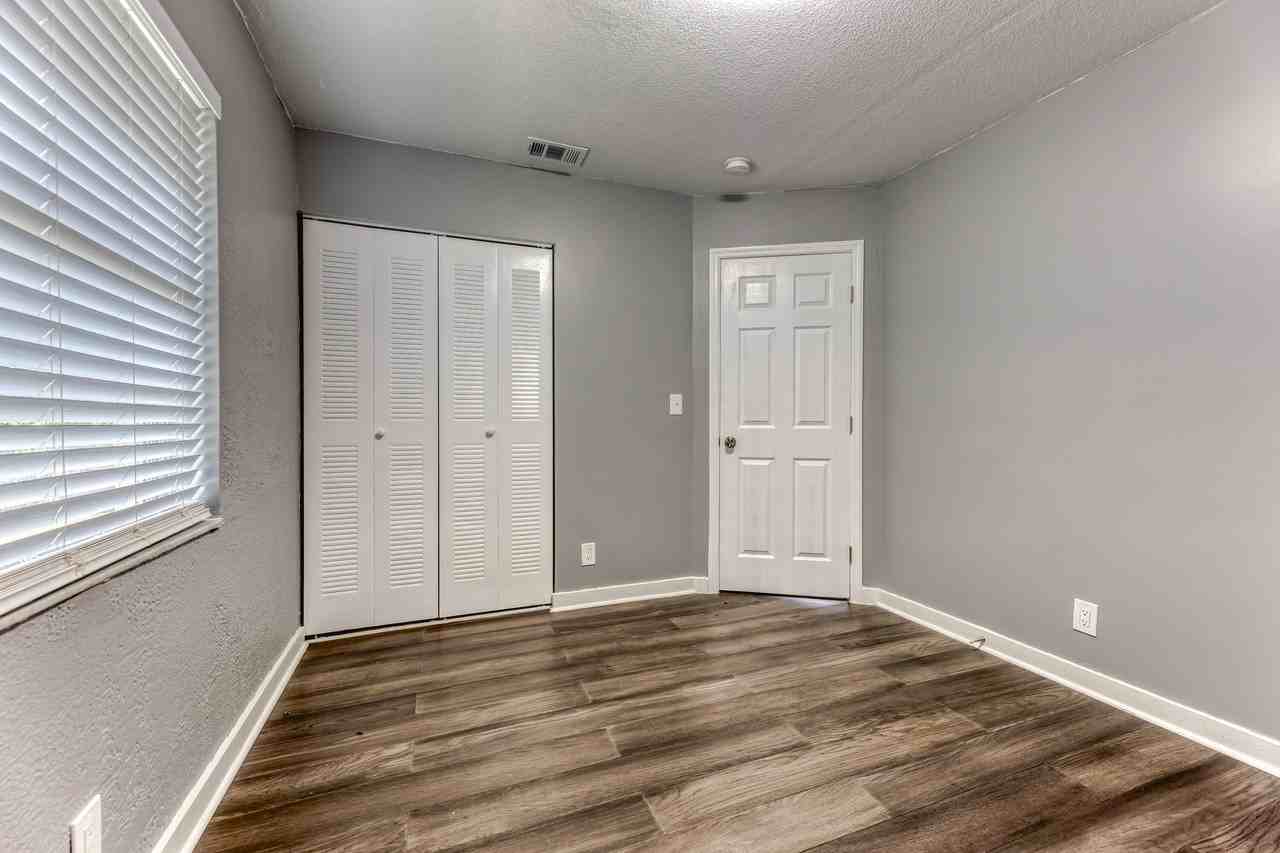 7971 Nw 35th Ct - Photo 4 of 11