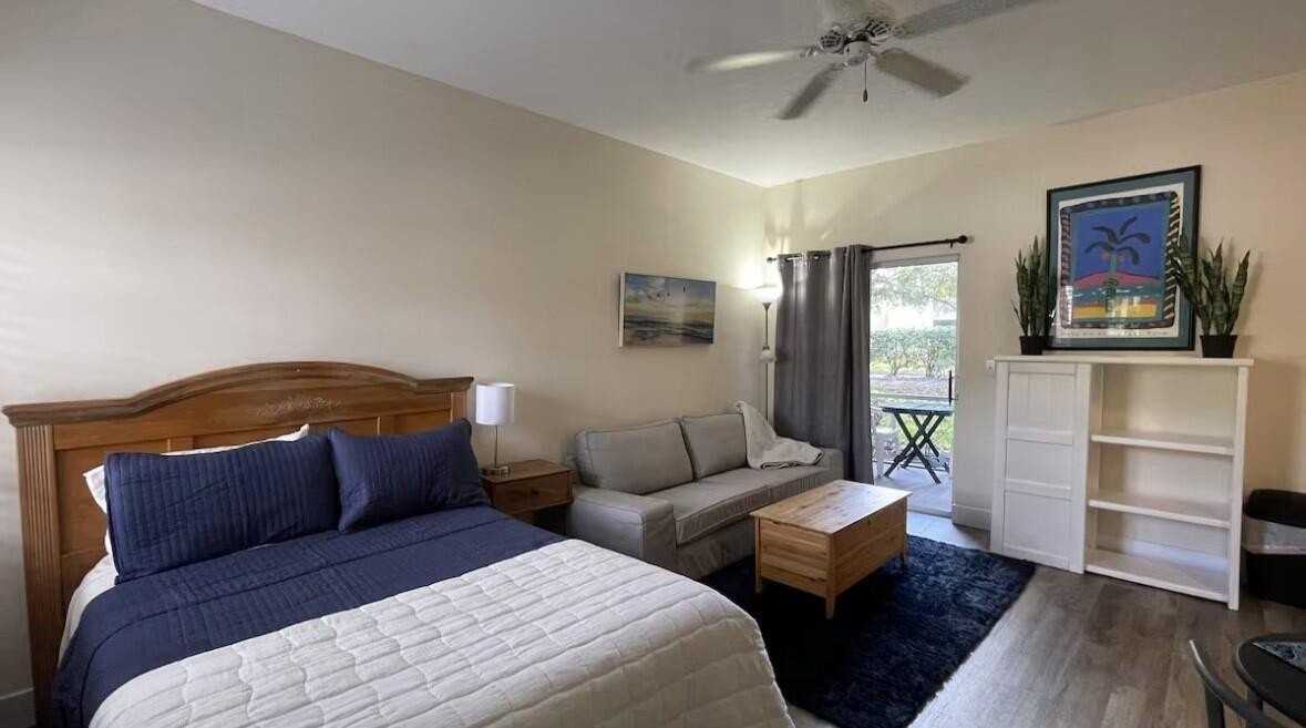 9812 Perfect Dr Unit B - Photo 2 of 8