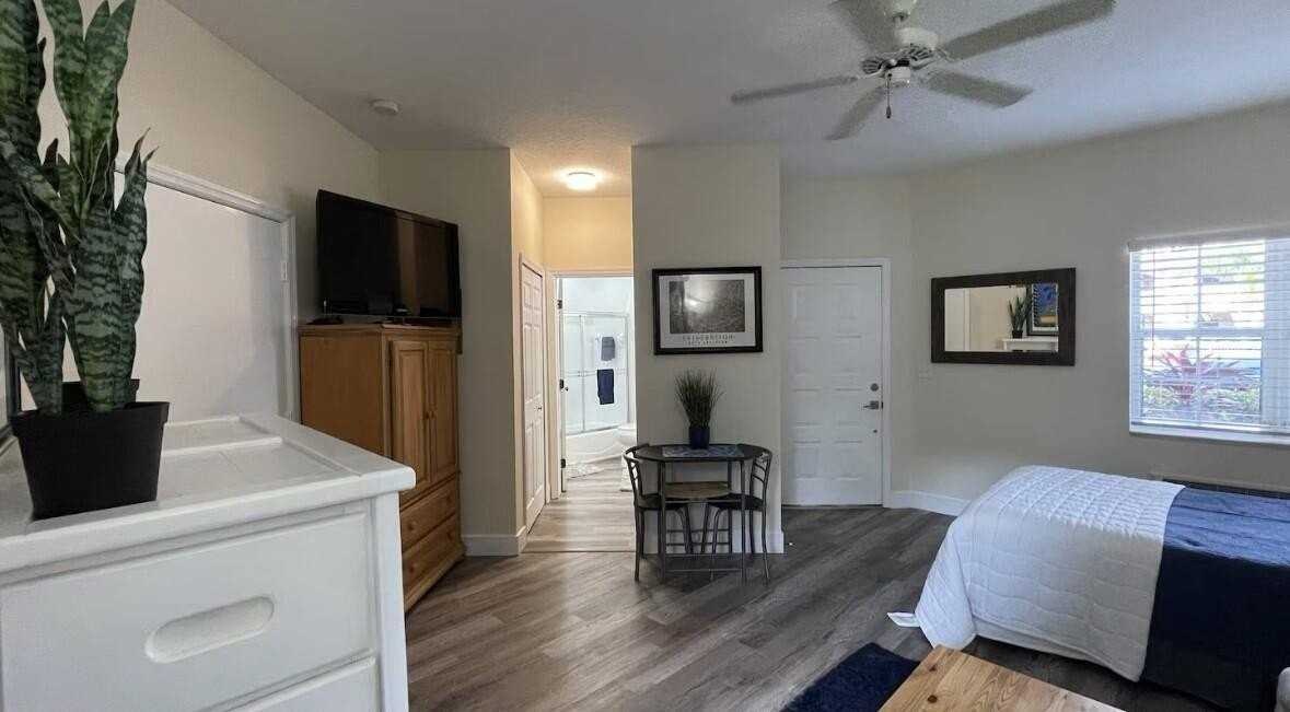 9812 Perfect Dr Unit B - Photo 7 of 8