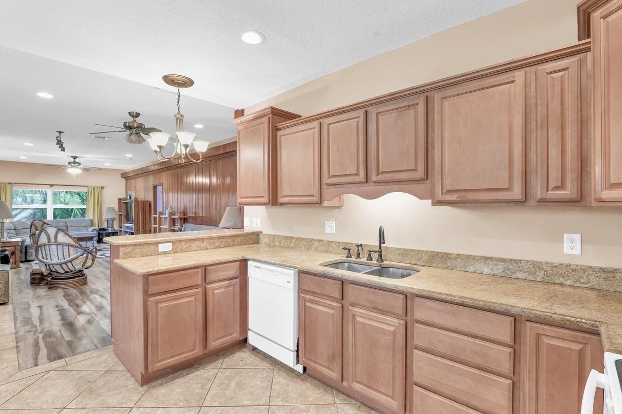 916 Roberts Rd - Photo 5 of 26