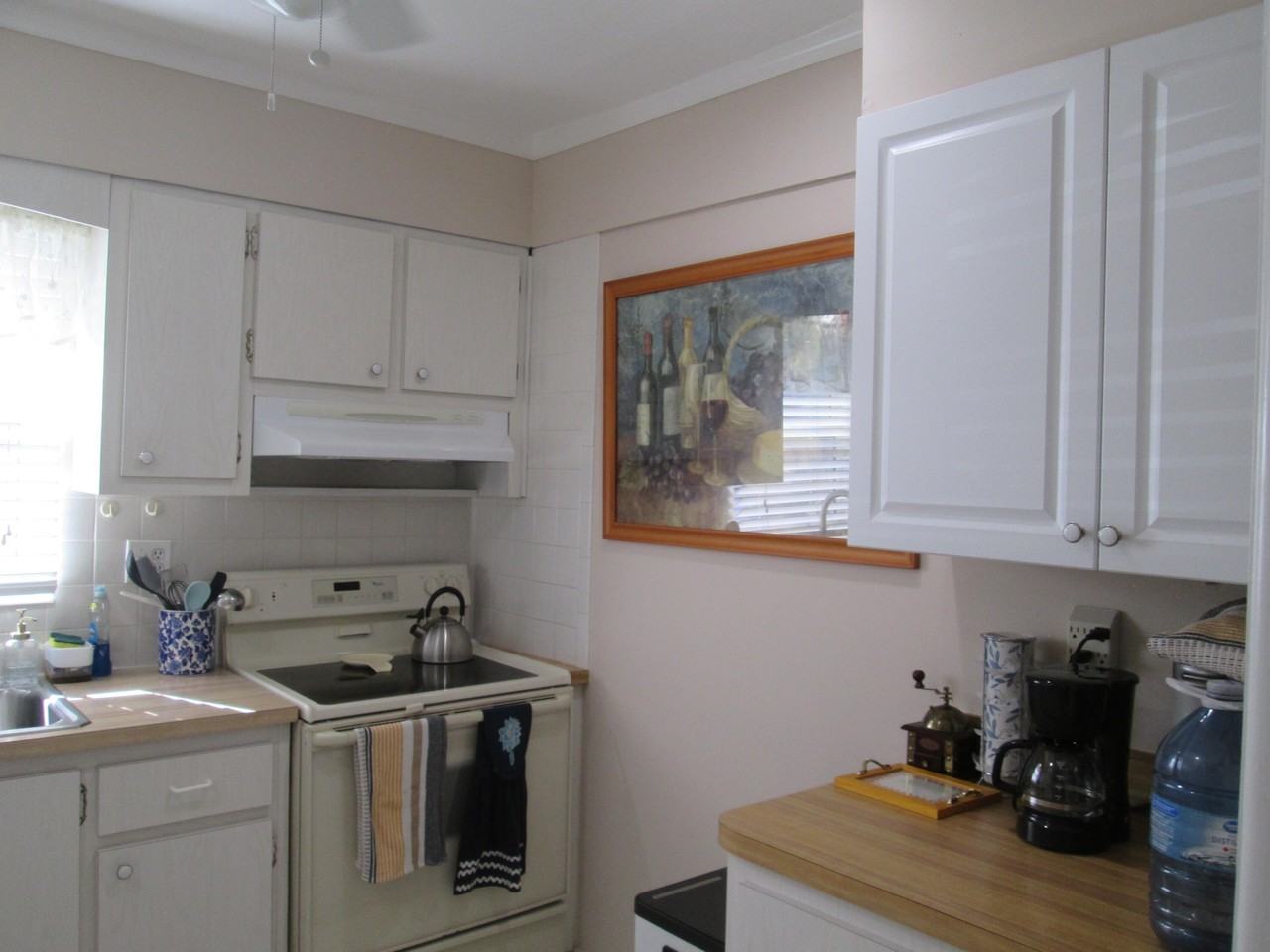 2731 Barkley Dr W Apt B - Photo 5 of 29