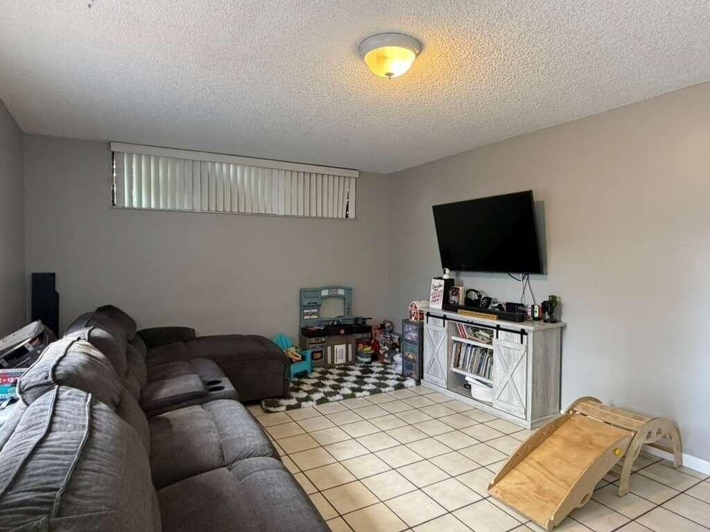 8182 Thames Blvd #D - Photo 6 of 20