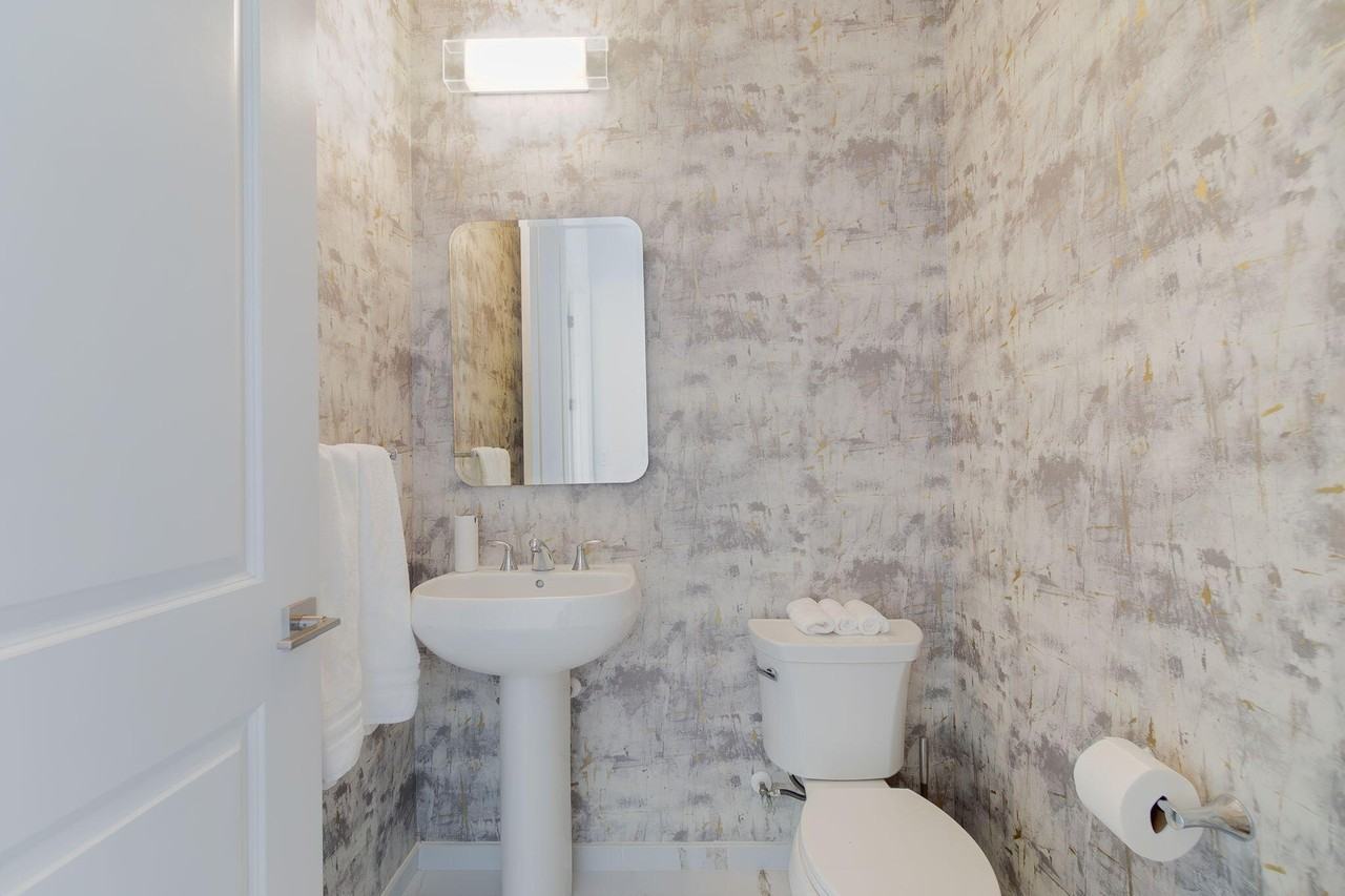 6950 Nw 27th Ave - Photo 5 of 50