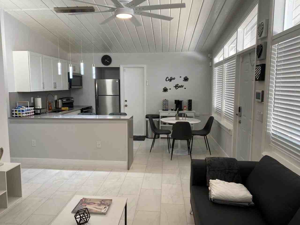 462 Hastings St - Photo 7 of 28