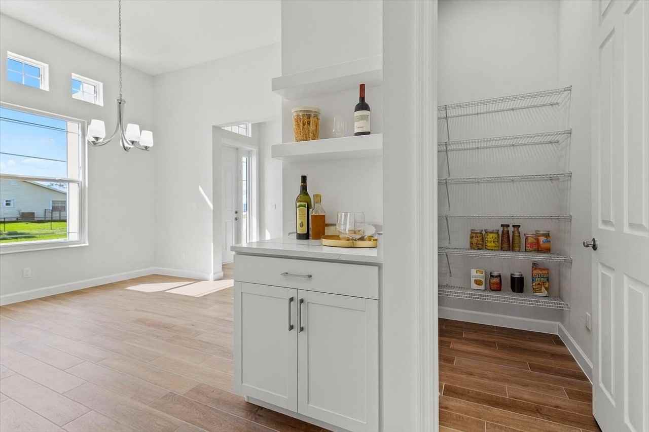 2409 Sw Halissee St - Photo 5 of 16