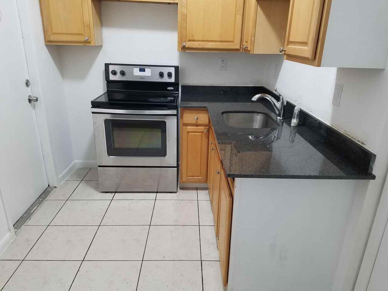 2009 Division Ave - Photo 2 of 27