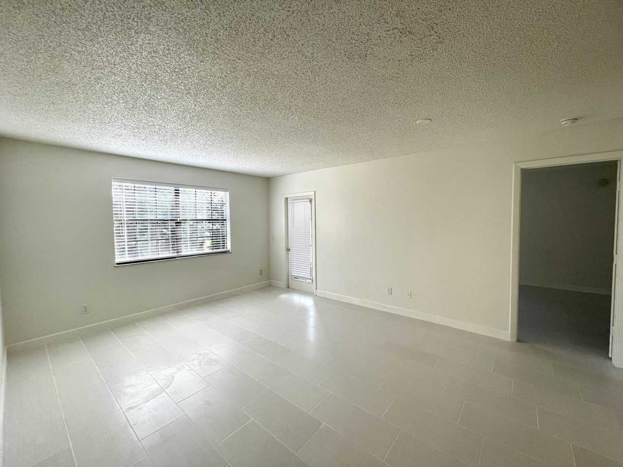 2476 Se Garden Ter Unit 505 - Photo 4 of 16