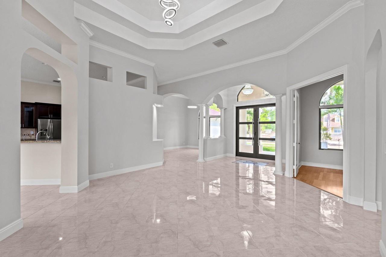 16596 82nd Rd N - Photo 5 of 50