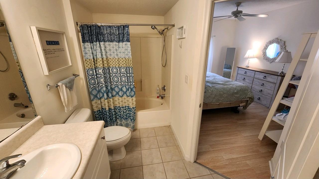 5090 Fairways Cir Apt H202 - Photo 4 of 15