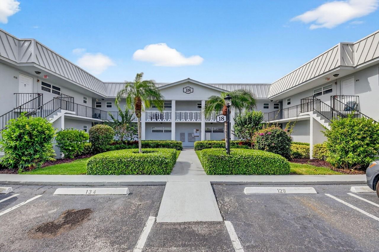 18 Colonial Club Dr Apt 203 - Photo 2 of 26