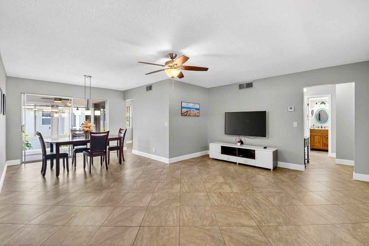 18 Colonial Club Dr Apt 203 - Photo 7 of 26