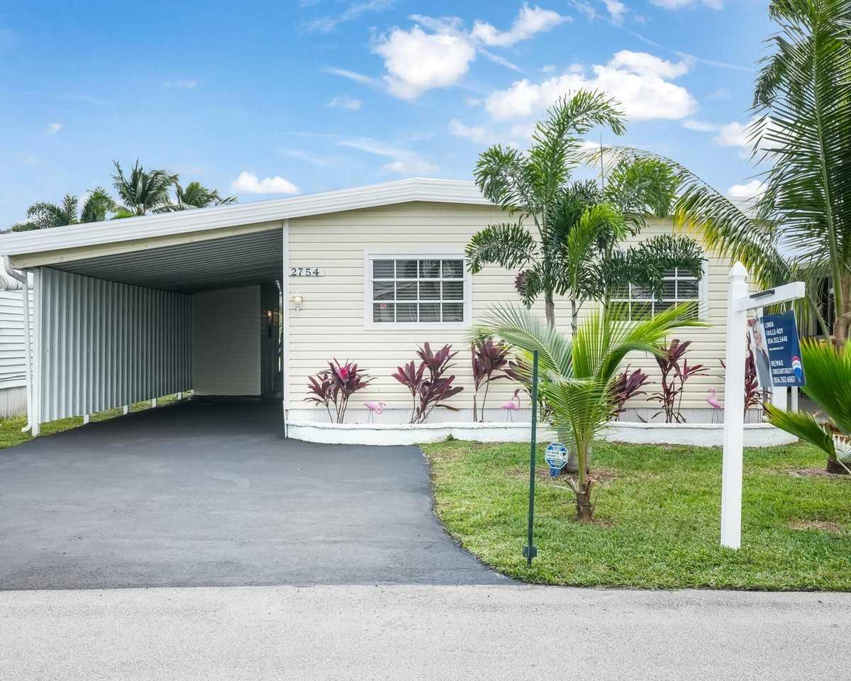 2754 Sw 54th St - Photo 5 of 41