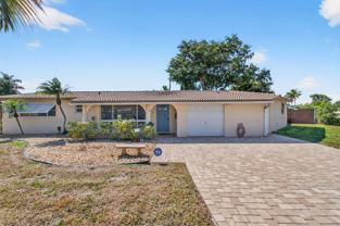 301 Se 8th Ave - Photo 1 of 1