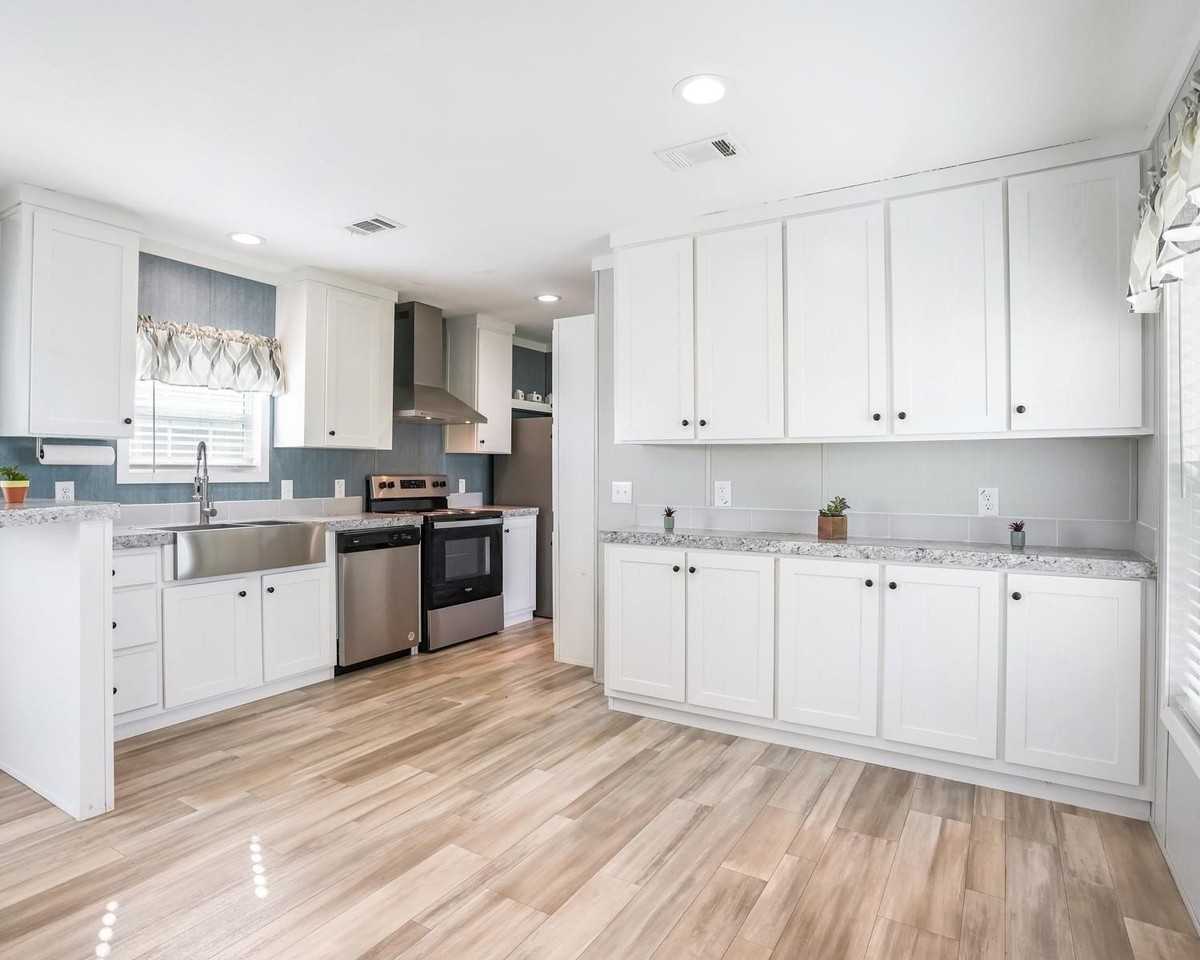 5681 Sw Cypress Dr - Photo 5 of 33