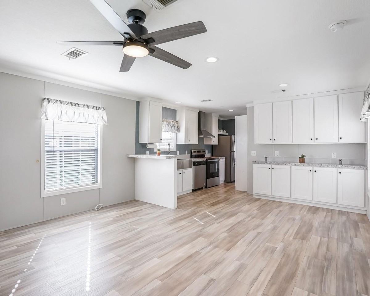 5681 Sw Cypress Dr - Photo 6 of 33