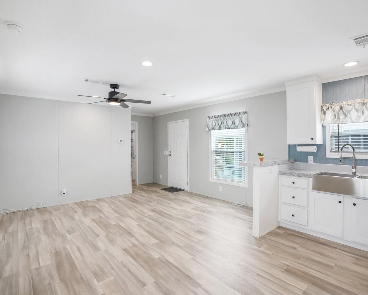 5681 Sw Cypress Dr - Photo 7 of 33