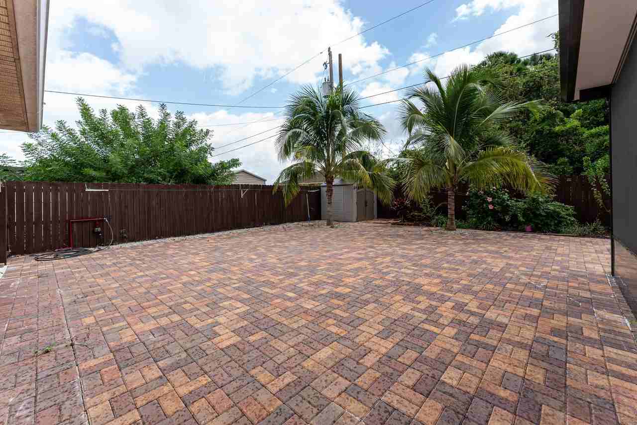 3651 Sw Dellamano St - Photo 7 of 31