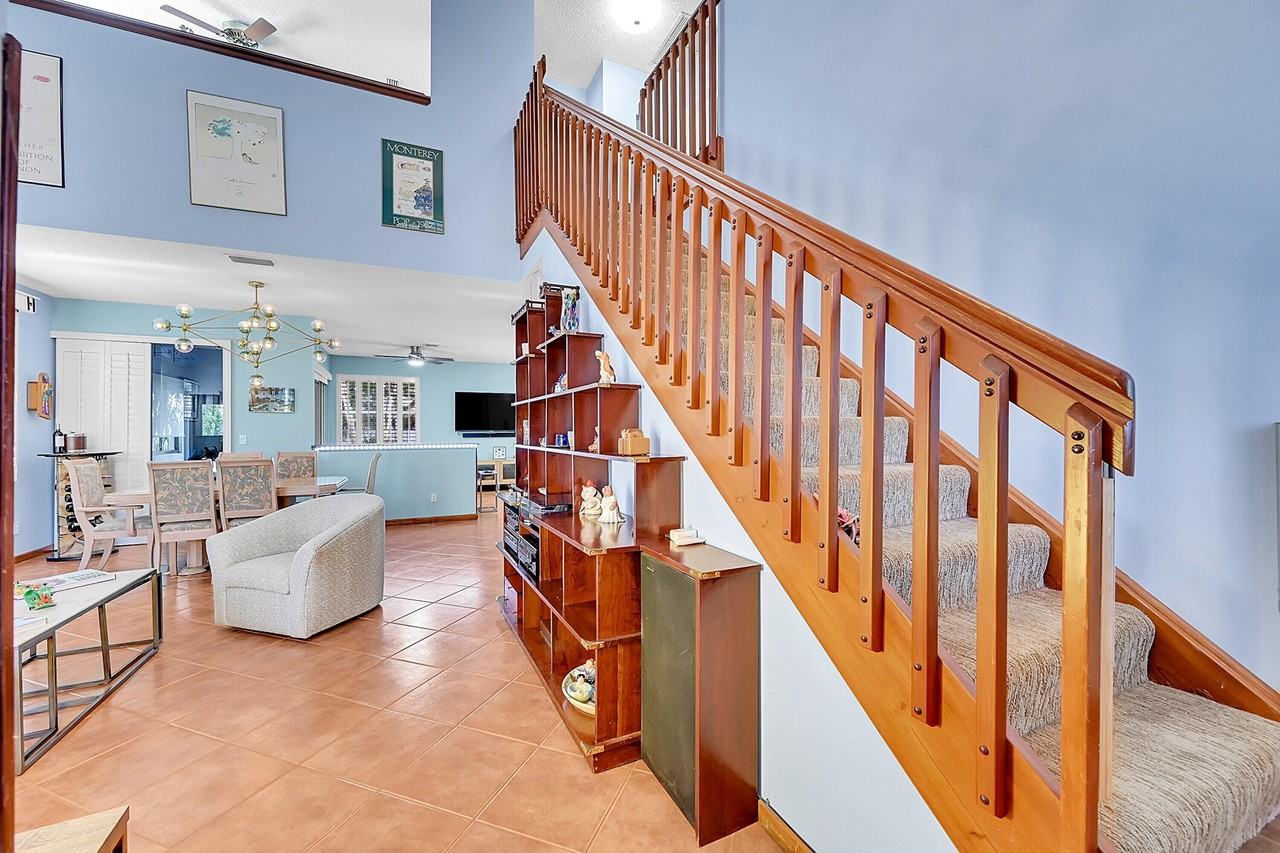 2922 Port Royale Ln S - Photo 4 of 41