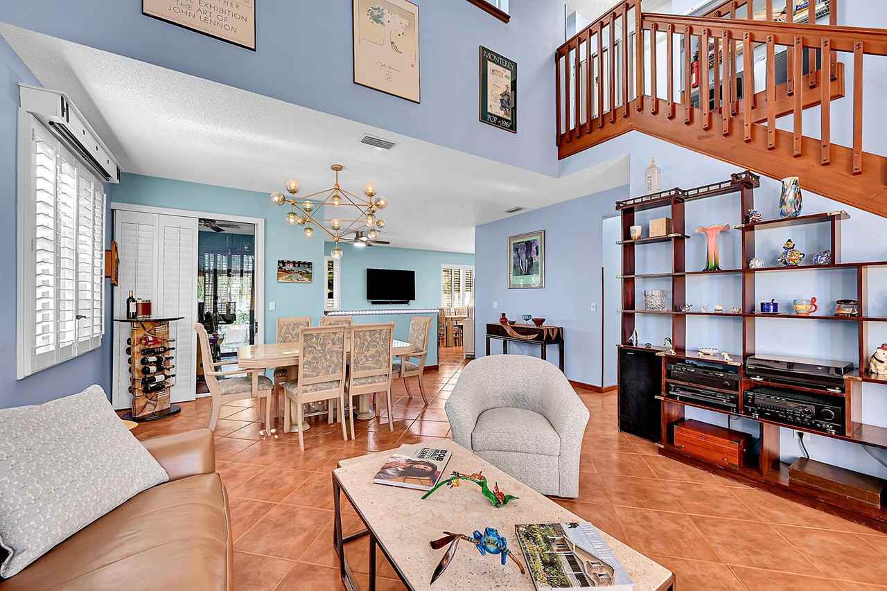 2922 Port Royale Ln S - Photo 6 of 41