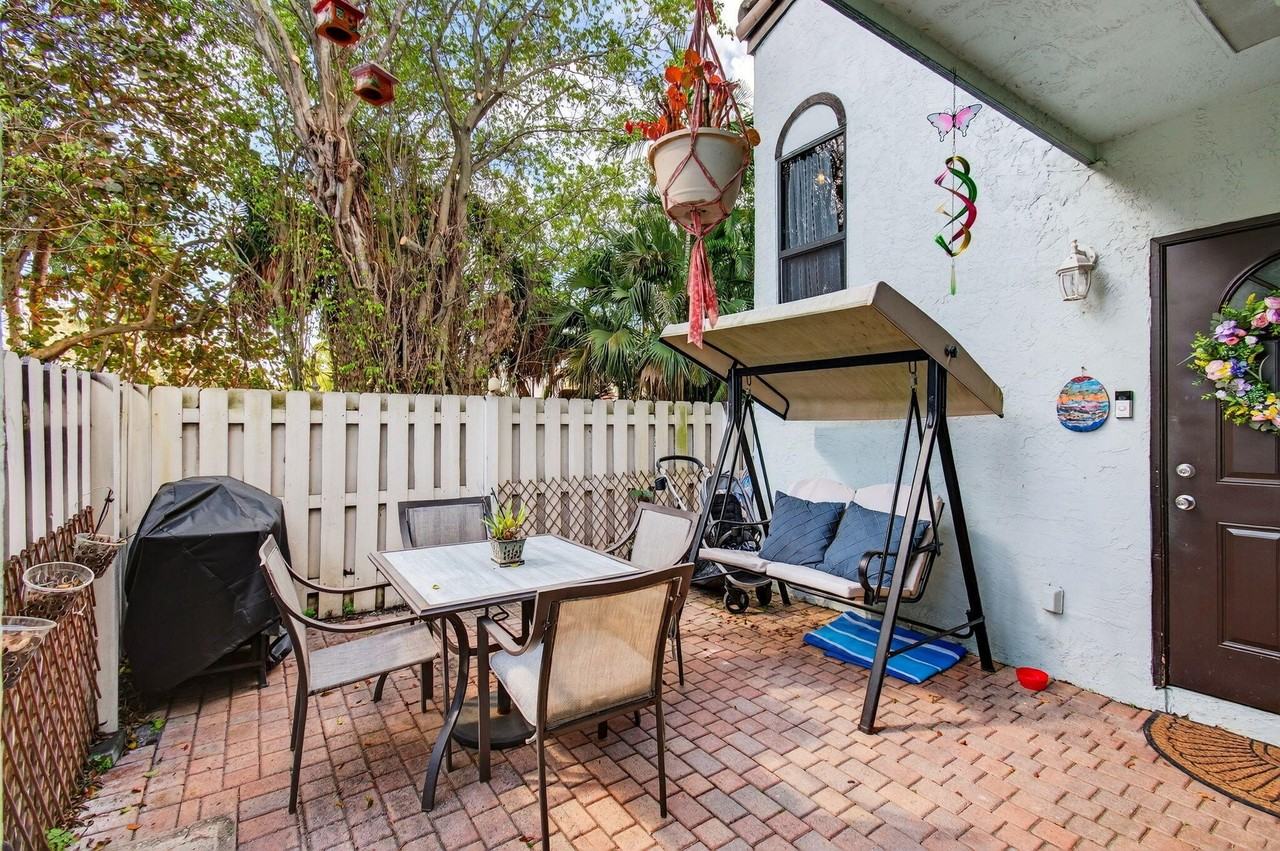 22380 Pineapple Walk Dr - Photo 3 of 41